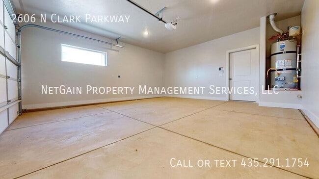 Building Photo - 2606 N Clark Pkwy