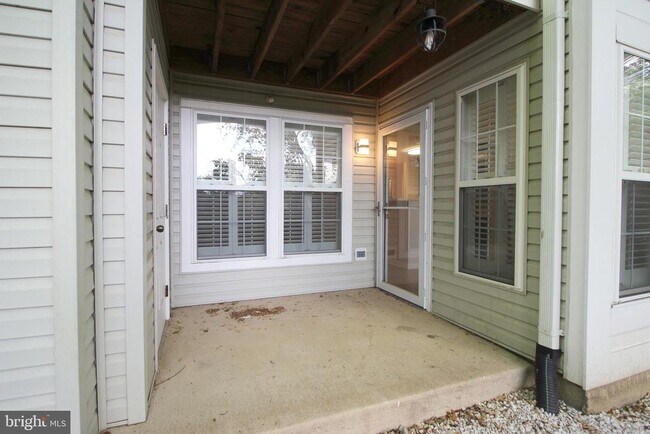 Building Photo - 7500 Calderon Ct