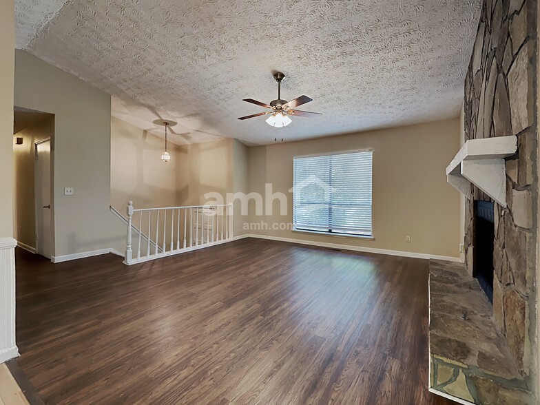 Building Photo - 4758 Jamerson Forest Cir