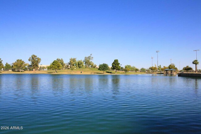 Building Photo - 4591 W Oakland St