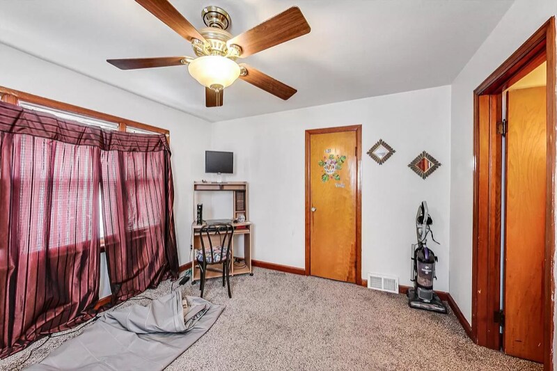 Building Photo - 2402 S 83rd St