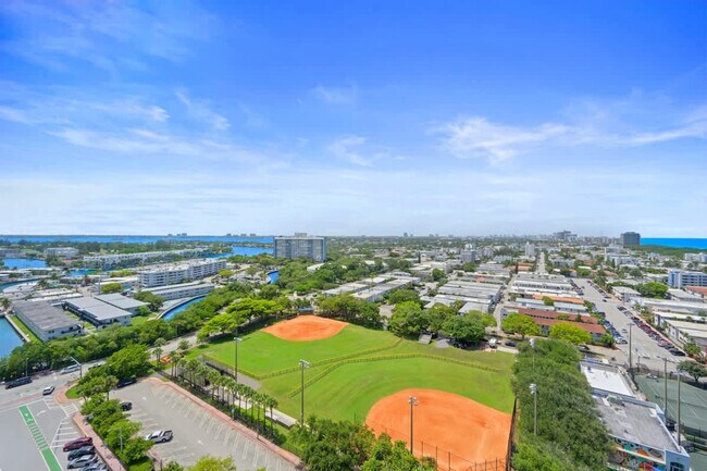 Building Photo - 580 72nd St