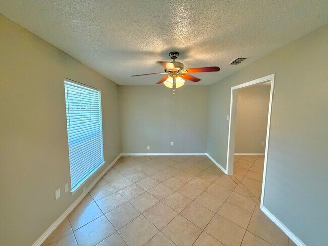 Building Photo - 1114 Rhonda Lee St