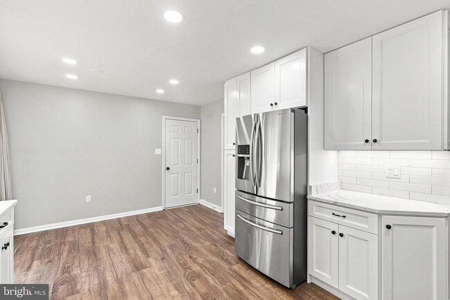 Building Photo - 11414 Bronzedale Dr