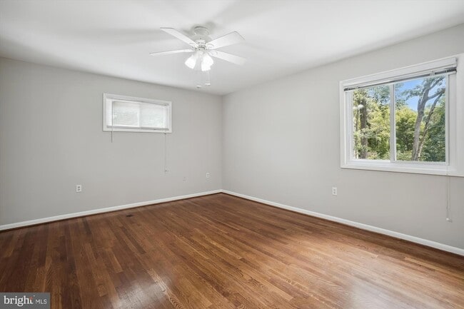 Building Photo - 8501 Canterbury Dr