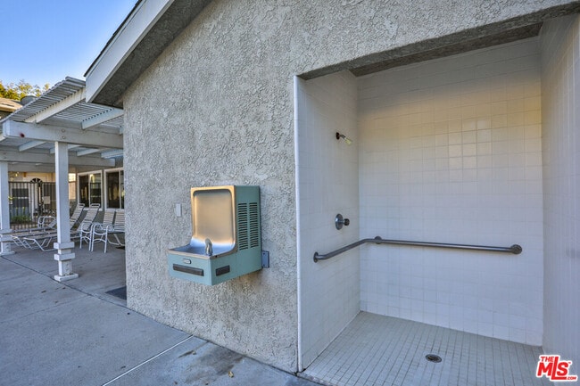 Building Photo - 926 W Philadelphia St