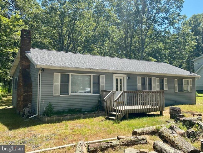Building Photo - 4535 Pine Ridge Dr W