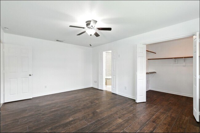 Building Photo - 1507 River Hill Dr