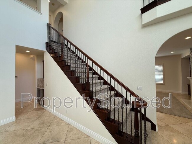 Building Photo - 4060 Chiavari Way