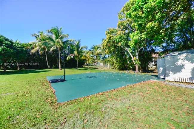 Building Photo - 11811 NW 5th Ct