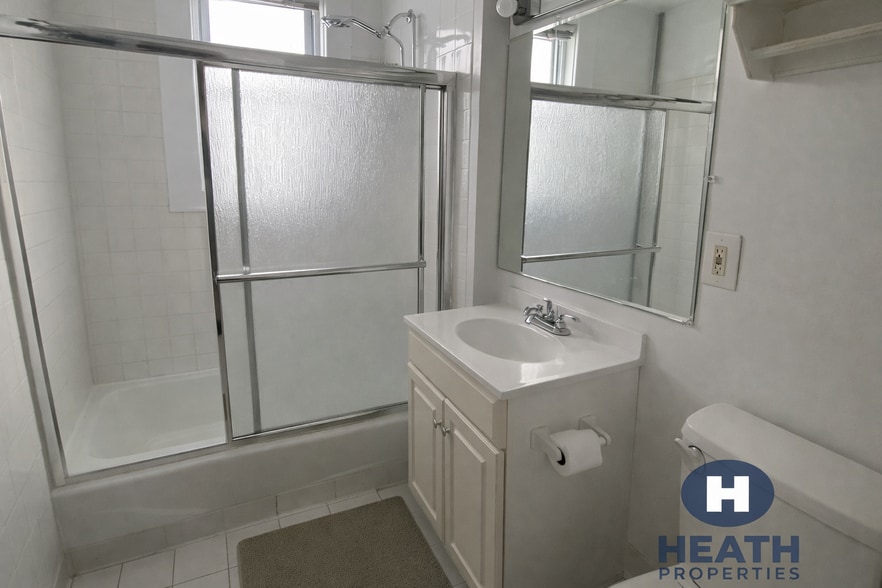 Building Photo - 530 Cambridge St