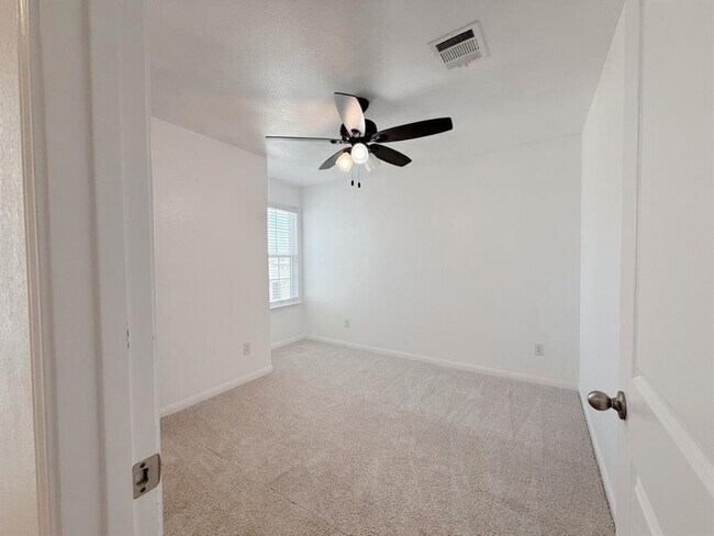 Building Photo - 3000 Cressler Ln