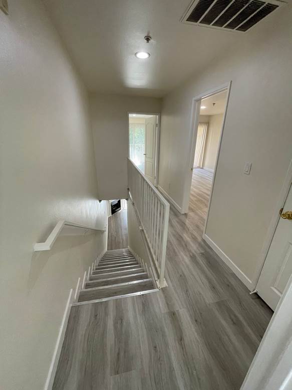 Building Photo - Winnetka Townhome Apartments