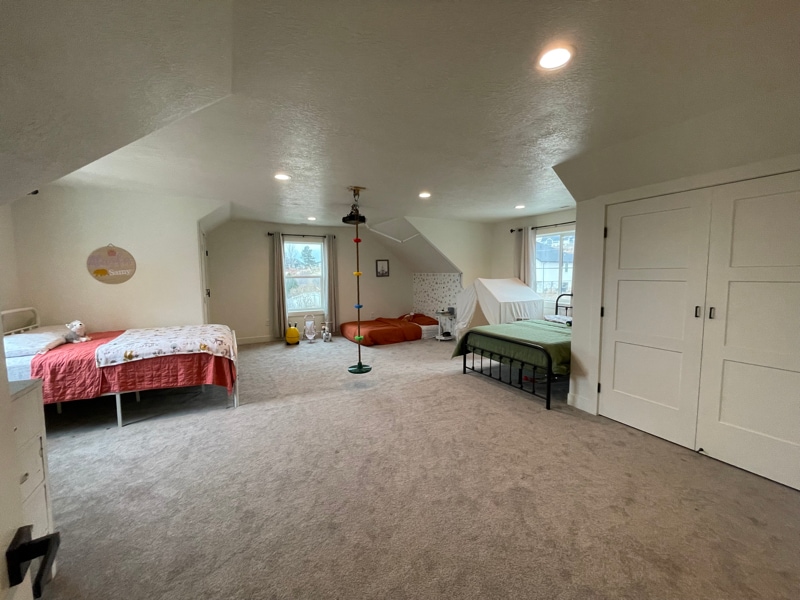 Building Photo - 2030 150 W