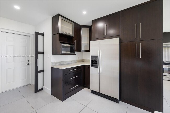 Building Photo - 1709 SW 5th Pl