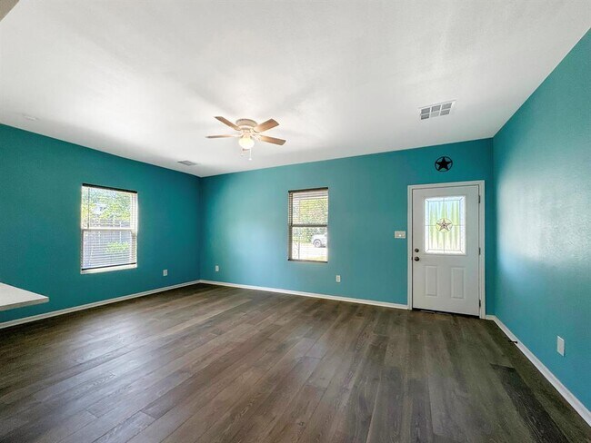 Building Photo - 103 E Hoopes Ave