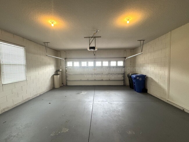 Building Photo - 590 Prospect Point