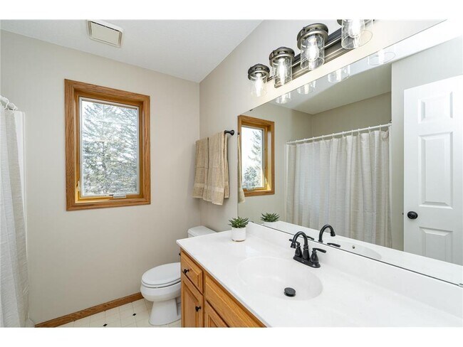 Building Photo - 2511 Mayowood Ln SW