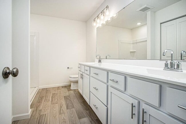 Building Photo - Four Bedroom House in Texas Township