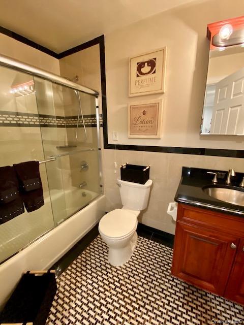 Building Photo - 270 Adams Way