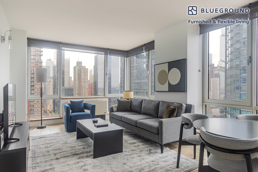 Primary Photo - 635 W 42nd St