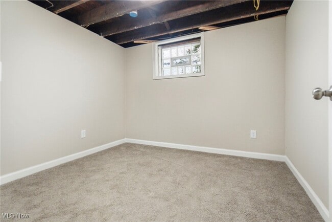 Building Photo - 12 Bouquet Ave