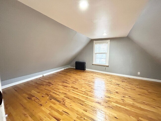 Building Photo - 14 Batchelder St