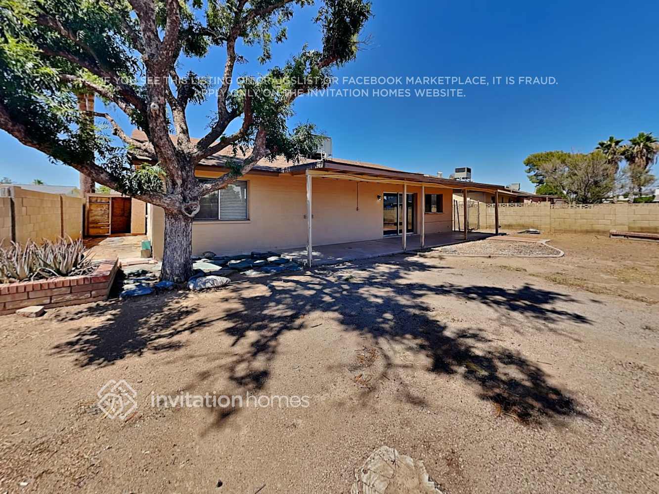Building Photo - 3821 W Altadena Ave