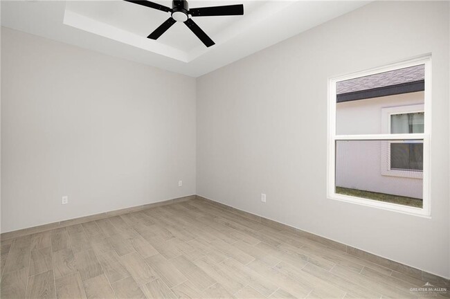 Building Photo - 21 Selena St