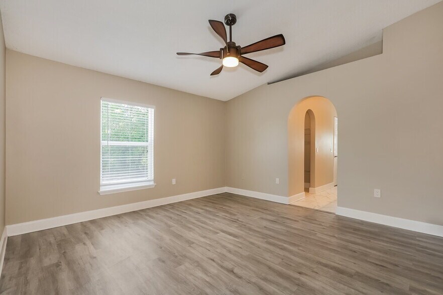 Building Photo - 807 Rocky Mountain Ct