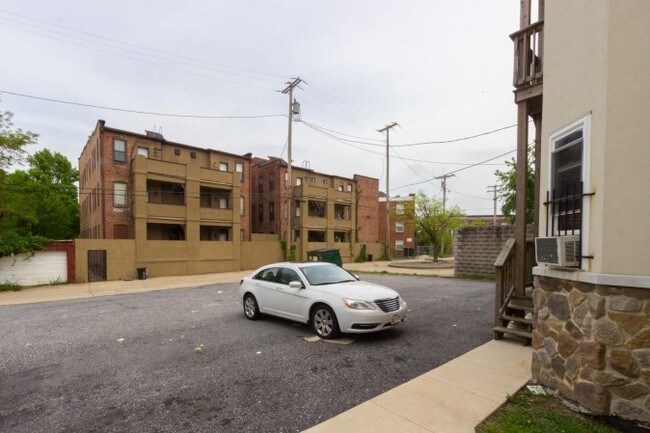 Parking Area - 2419 Callow Ave