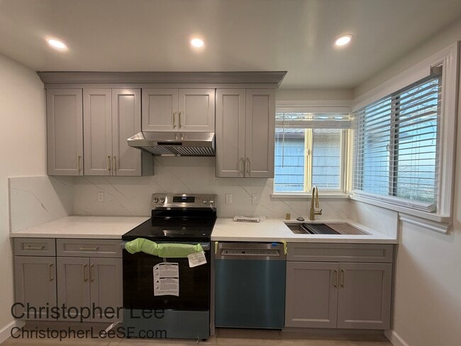 Building Photo - 848 Beechwood Dr