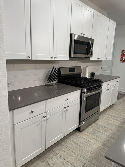 Kitchen 1 of 8 - 6615 Morgan Path