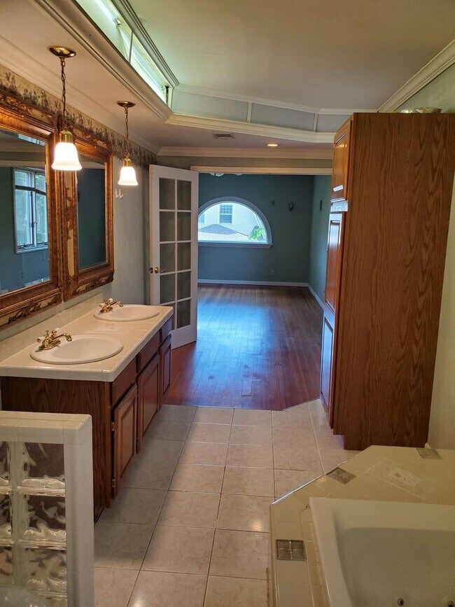 Building Photo - 3209 Chatfield Pl