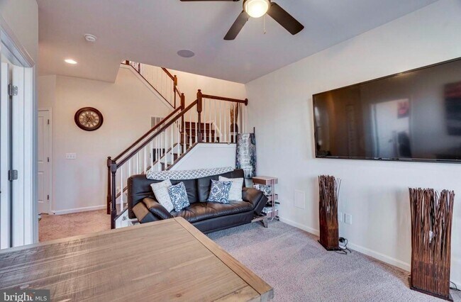 Building Photo - 42440 Dogwood Glen Square