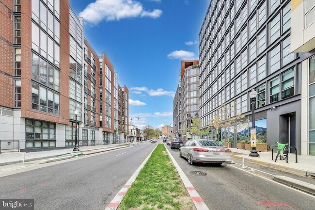 Building Photo - 2120 Vermont Ave NW