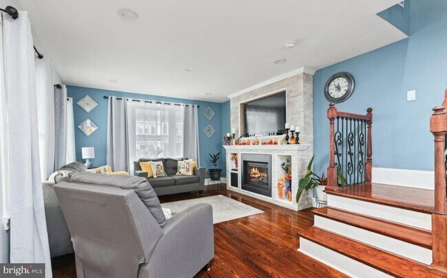 Building Photo - 234 Howell St