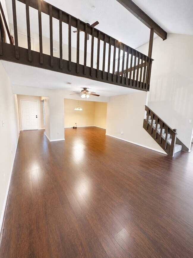Building Photo - 2239 Highland Hills Dr