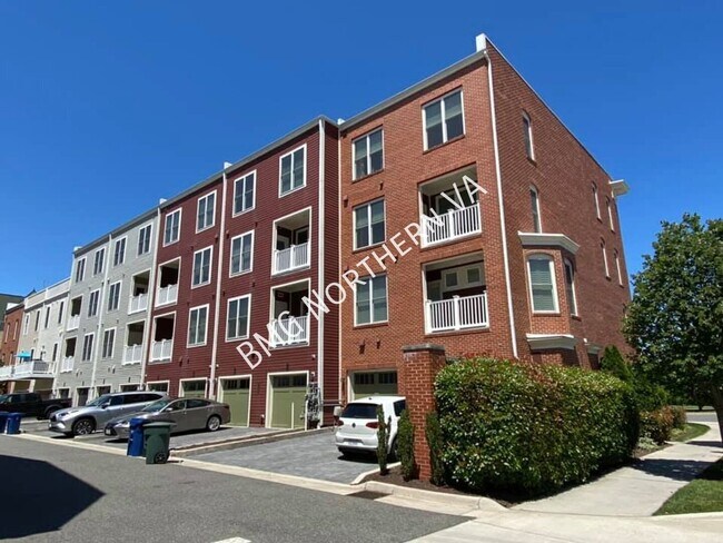Building Photo - 738 Annie Rose Ave