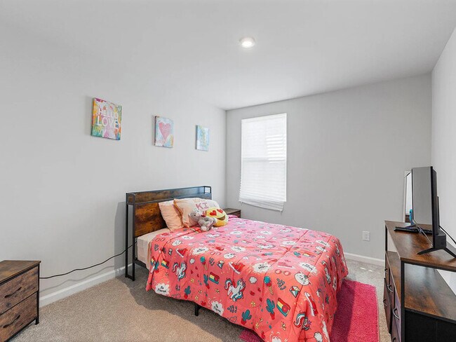 Building Photo - Lease OR Lease to Own