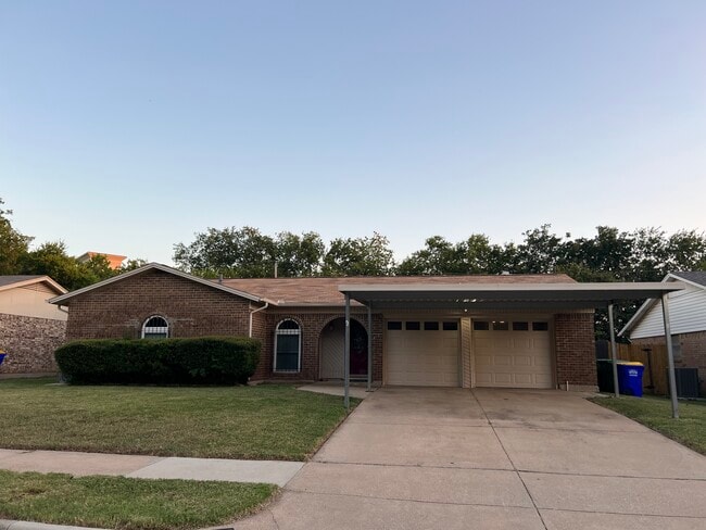 Building Photo - 6012 Highcrest Dr