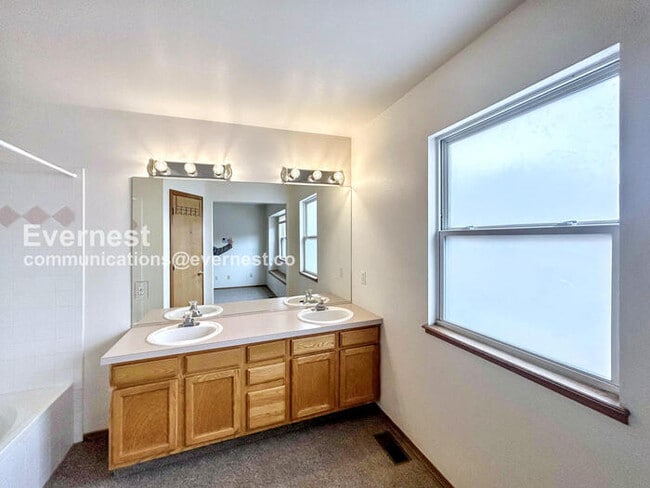 Building Photo - 4409 Cherry Oak Ct