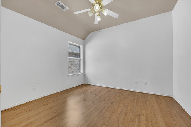 Building Photo - 12210 Woody Hollow Dr