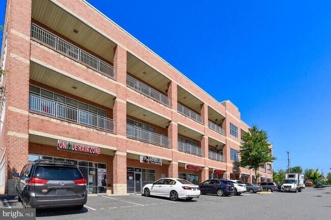 Building Photo - 14301 Grape Holly Grove