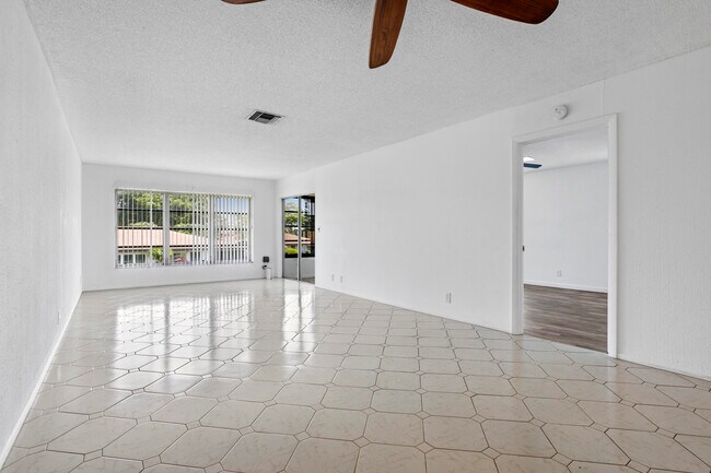 Building Photo - 13283 Pineapple Palm Ct