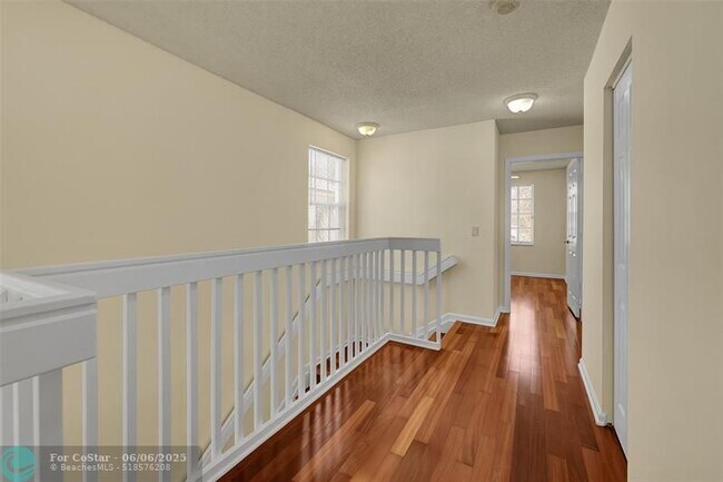 Building Photo - 3829 NW 62nd Ct