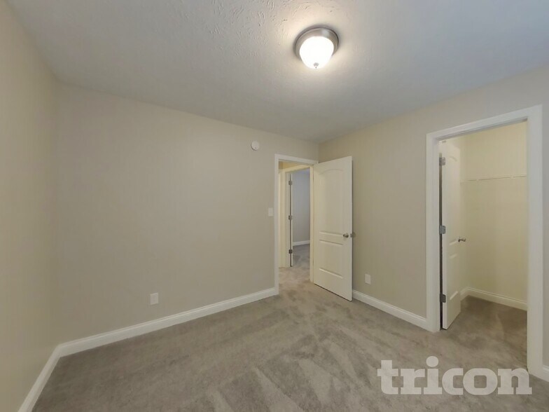 Building Photo - 722 Chestnut Ln