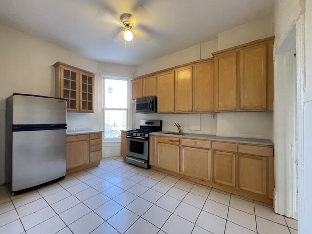 Building Photo - 2716 W North Ave