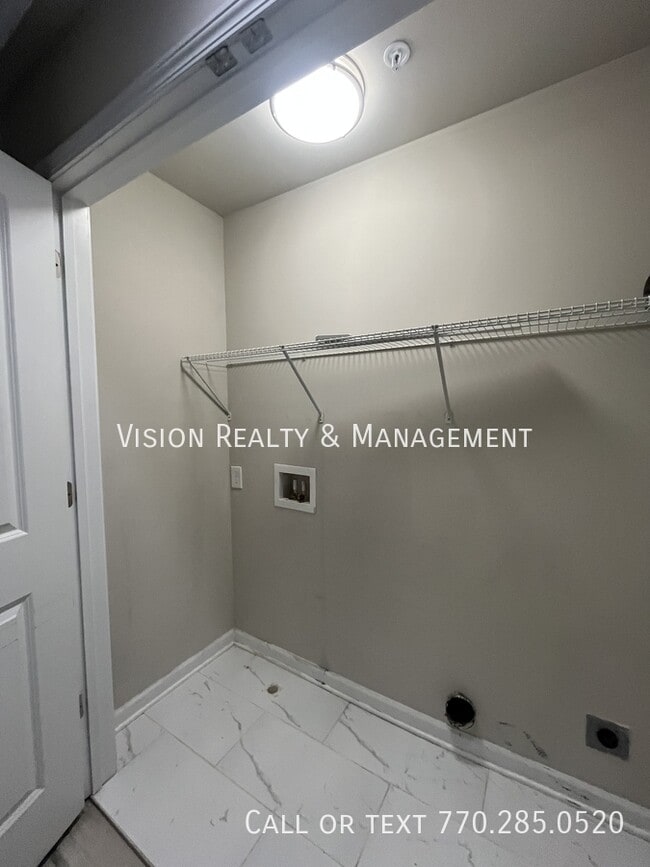 Building Photo - 8324 Triple Crown Dr