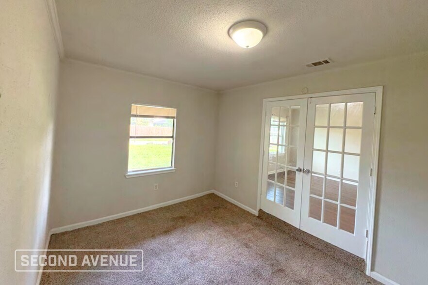 Building Photo - 10310 Buffum St